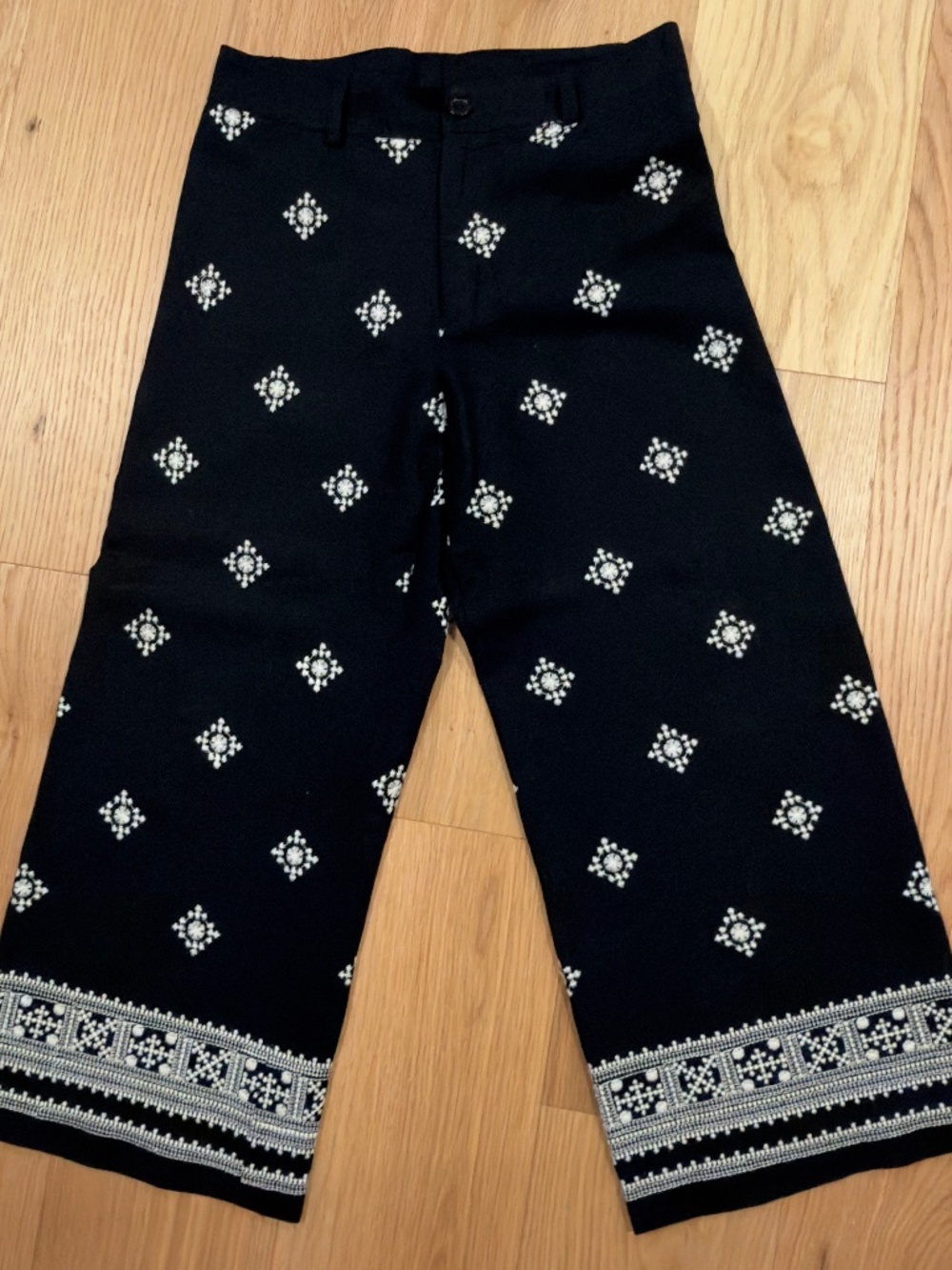 Elie Tahari Wide Leg Embroidered Pants Women’s Size 8